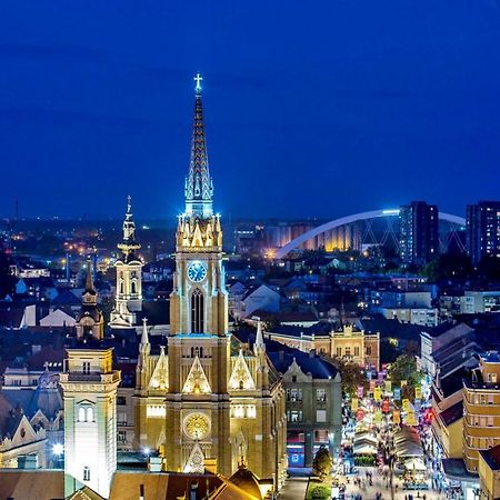 Modern Naive Downtown With Free Private Garage-Fast Wi-Fi Apartment Novi Sad Exterior photo