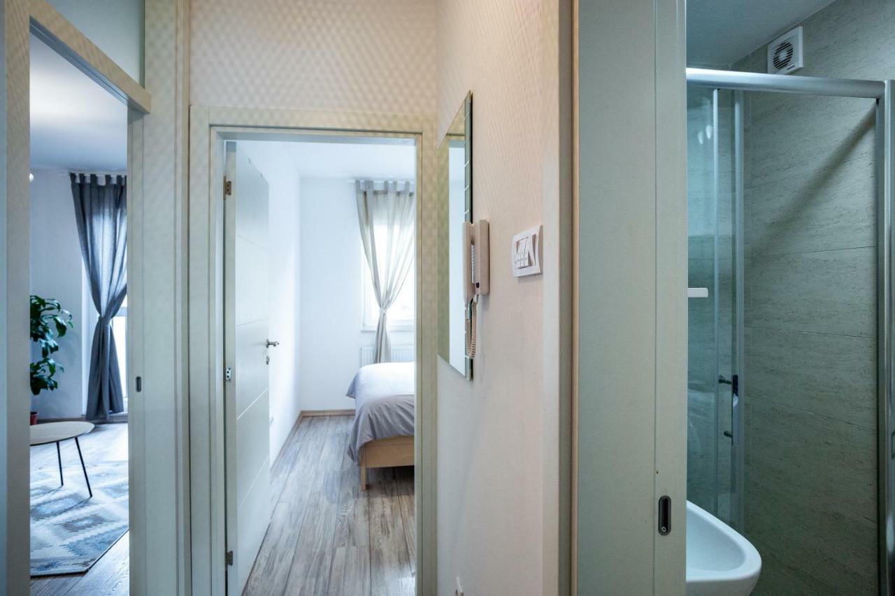 Modern Naive Downtown With Free Private Garage-Fast Wi-Fi Apartment Novi Sad Exterior photo