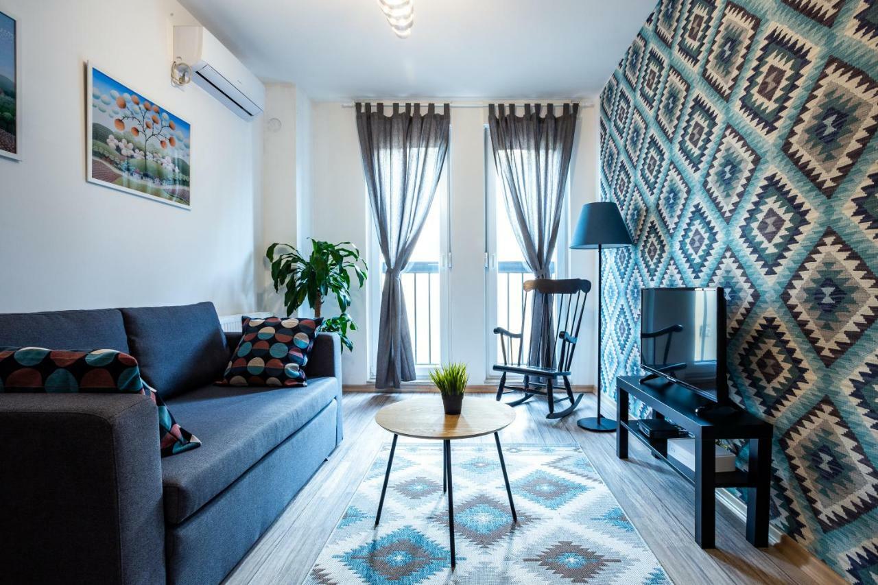 Modern Naive Downtown With Free Private Garage-Fast Wi-Fi Apartment Novi Sad Exterior photo