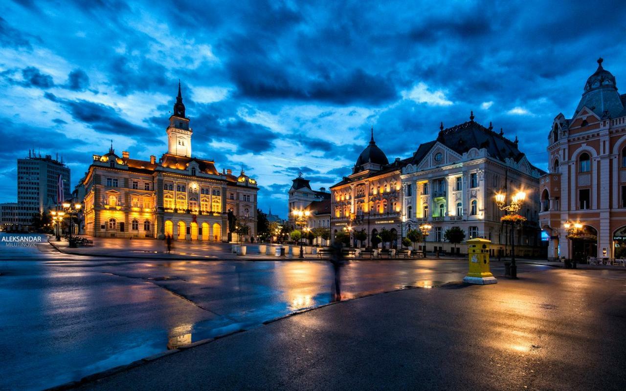 Modern Naive Downtown With Free Private Garage-Fast Wi-Fi Apartment Novi Sad Exterior photo